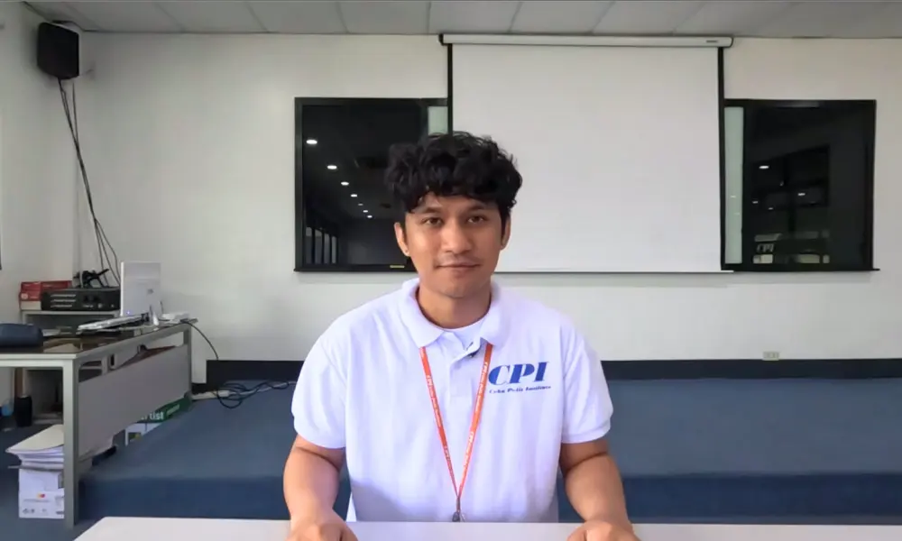 Grit留学のインタビューに応えているCPIのコーディネーターDan先生