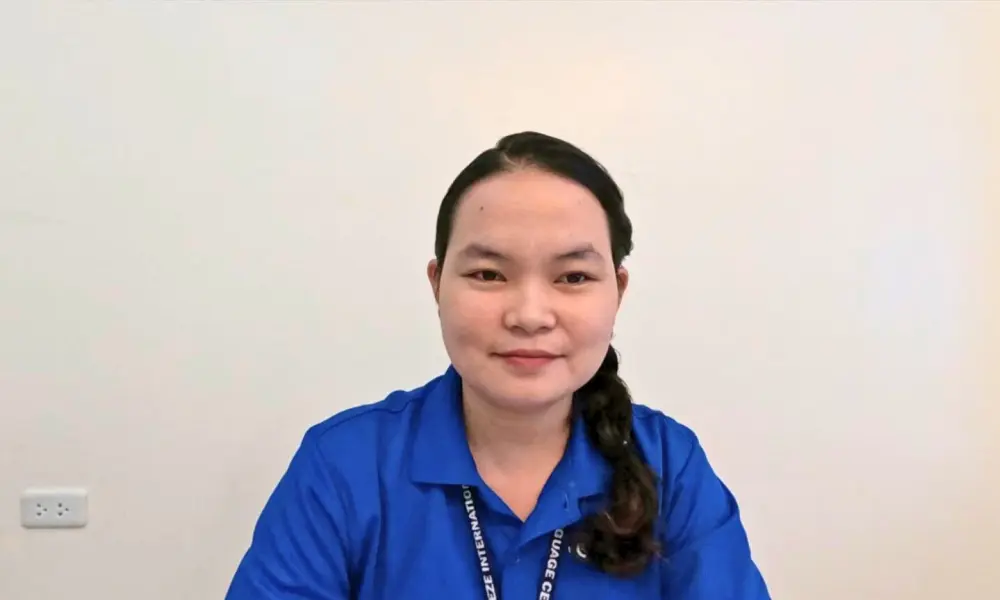 Grit留学のインタビューに答えているI.Breezeのヘッドティーチャー Jovy先生