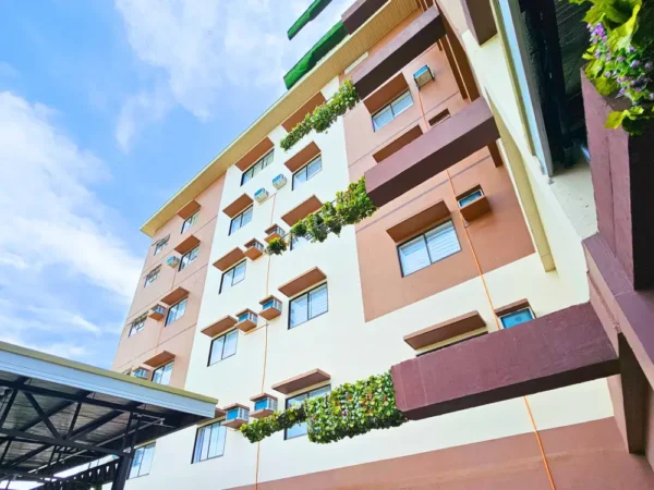 I.Breeze プライムキャンパス校舎の外観