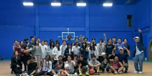 バギオにあるJIC Premium Campusのバスケットボールクラブ参加者による集合写真