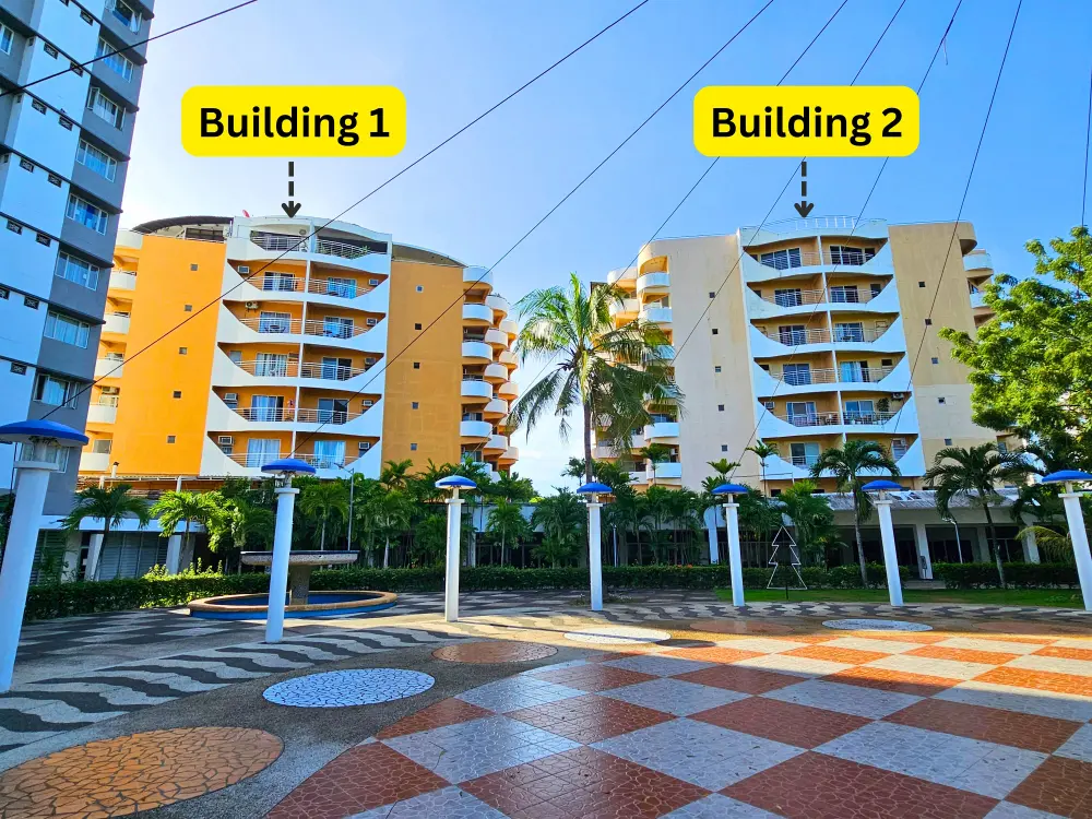 EGI Resortの広場から見たGenius English AcademyのBuilding 1とBuilding 2