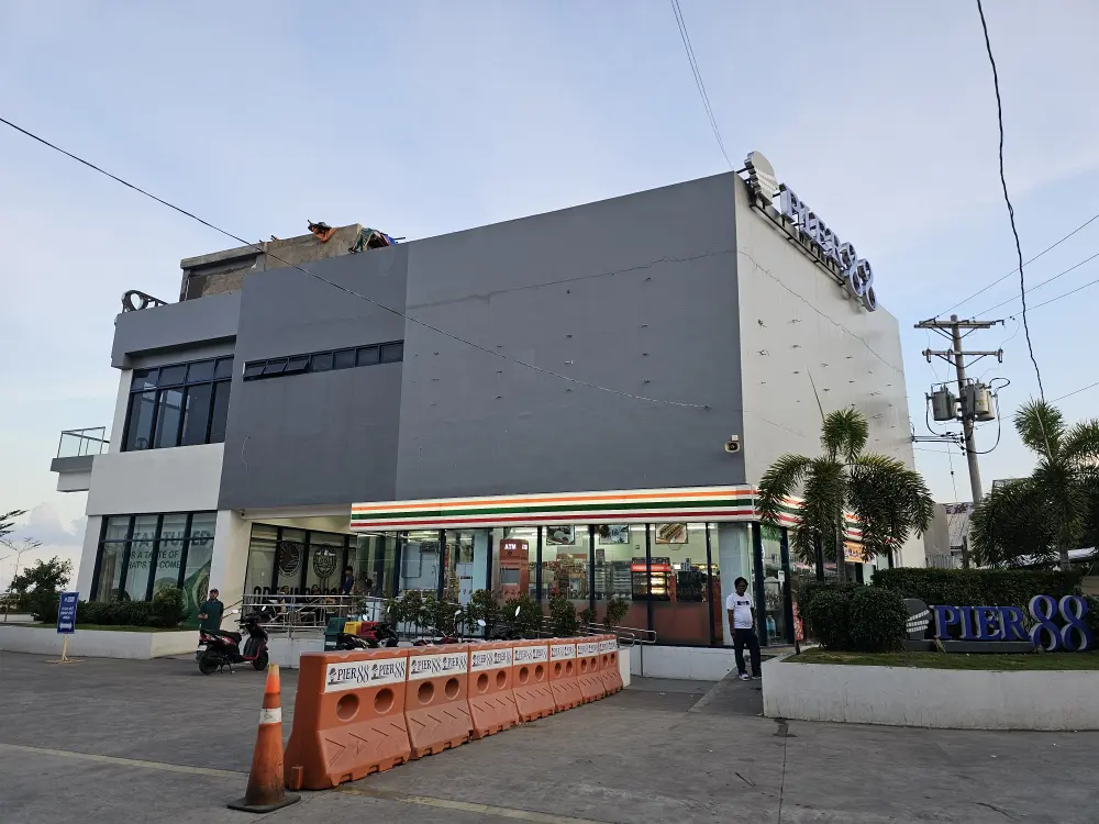セブ_リロアン_CIJ周辺のPier 88にある7-Eleven