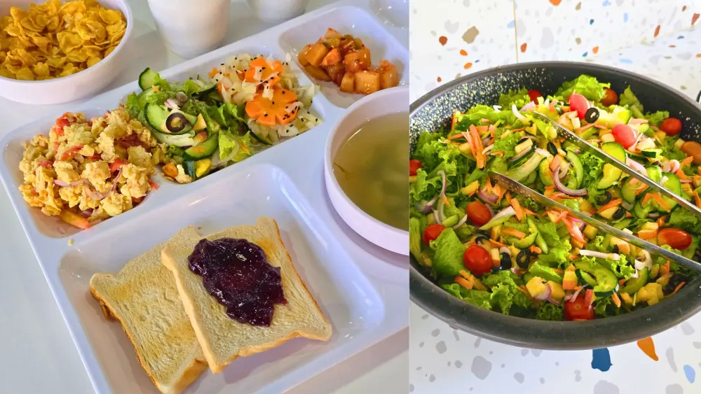 トースト、スープ、スクランブルエッグ、サラダなどの朝食(左)と、野菜とフルーツのサラダ(右)